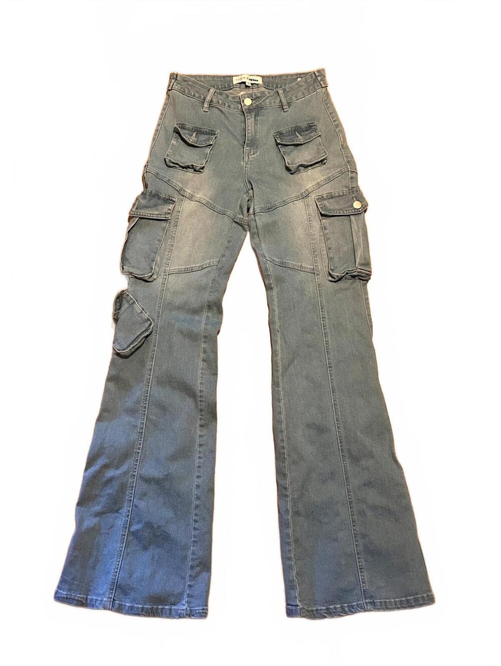 Fashion Nova Women's Light Blue Cargo Size 3 Flared Jeans